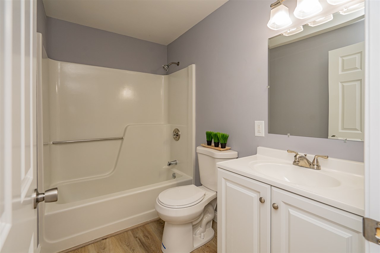 208 Calef Road Manchester, NH 03103 - Photo 20 of 39