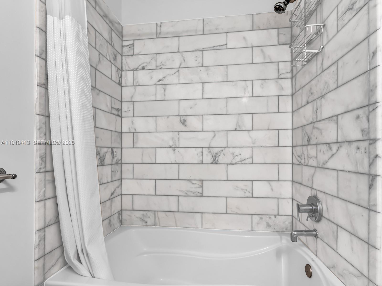 411 Northwest 1st Avenue, Unit 401 Fort Lauderdale, FL 33301 - Photo 32 of 53 a bathroom with a bathtub