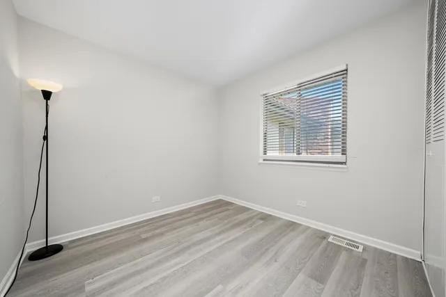 $264,900 | 7333 Winthrop Way, Unit 10, Downers Grove, IL 60516