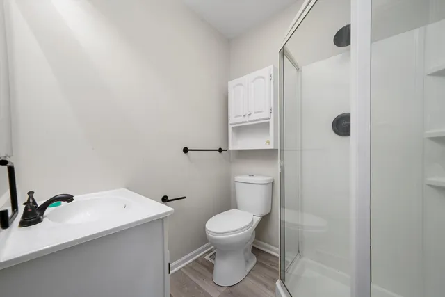 $264,900 | 7333 Winthrop Way, Unit 10, Downers Grove, IL 60516