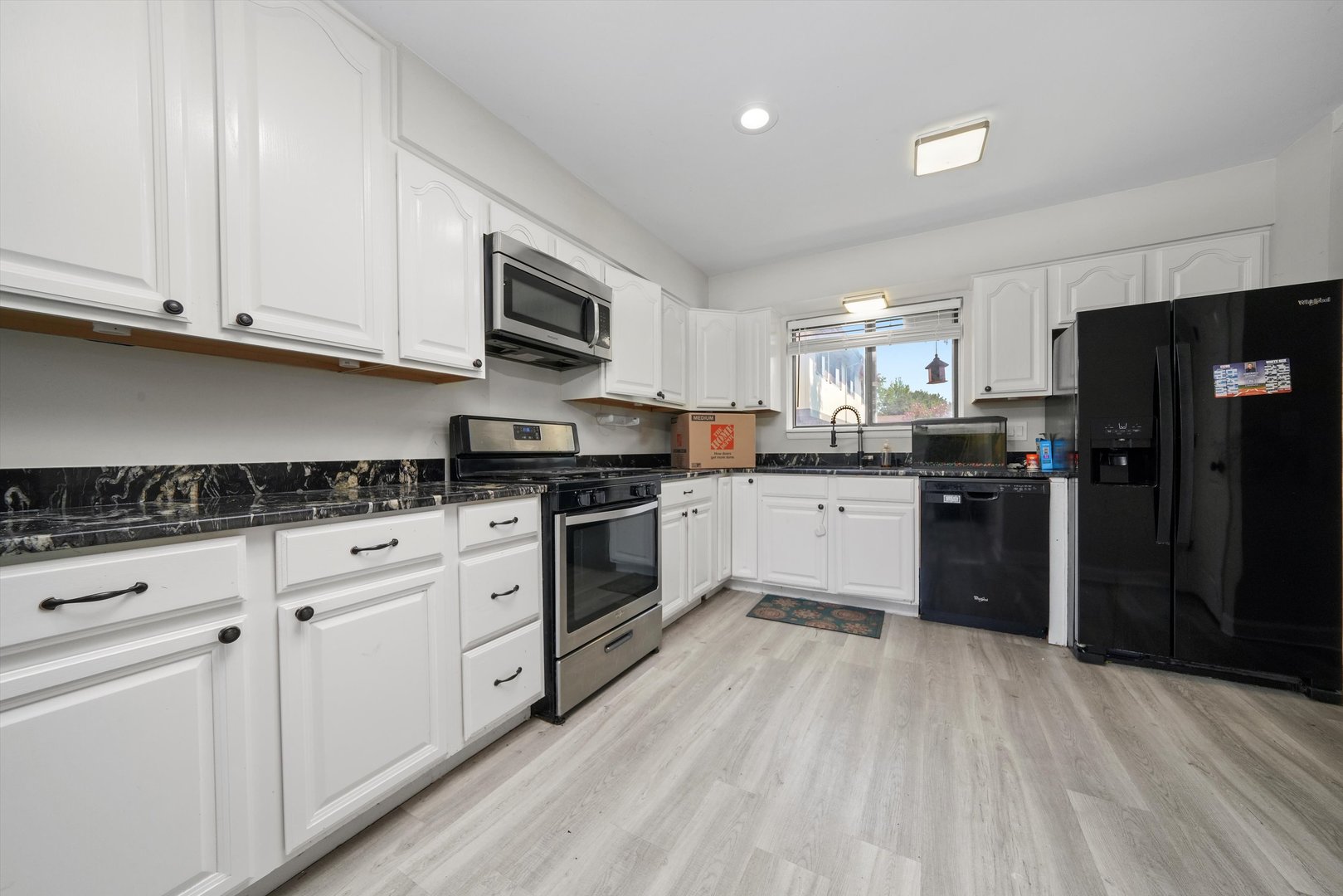 7333 Winthrop Way, Unit 10 Downers Grove, IL 60516 - Photo 2 of 30