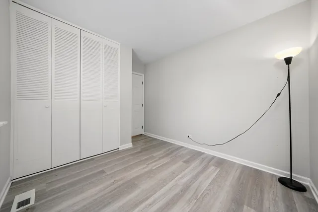 $264,900 | 7333 Winthrop Way, Unit 10, Downers Grove, IL 60516