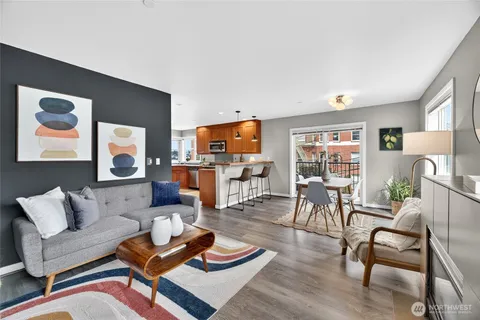 $415,000 | 321 East Thomas Street, Unit 303, Seattle, WA 98102