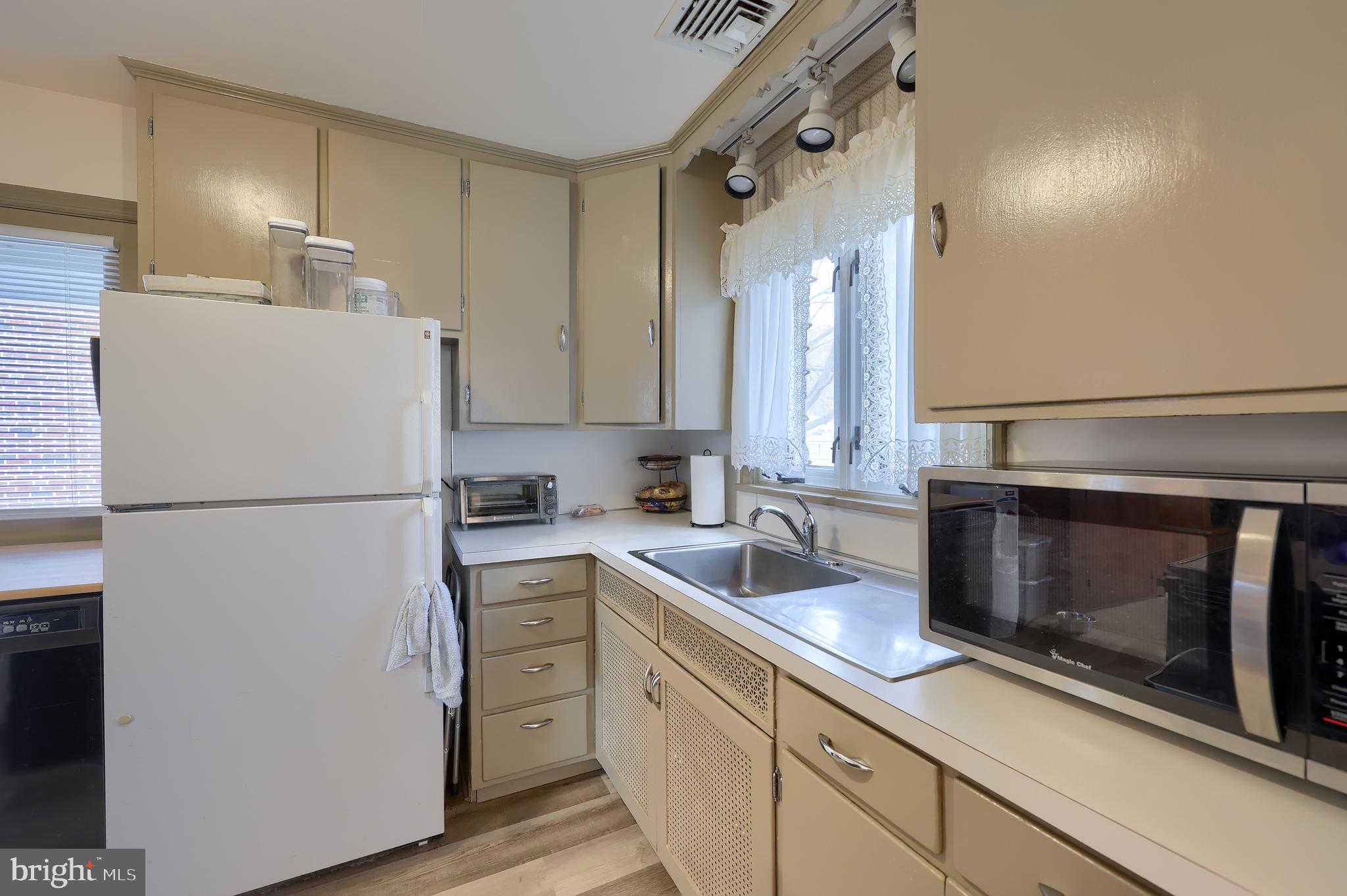 211 Jefferson Road Reinholds, PA 17569 - Photo 10 of 39 Gallery Image 10