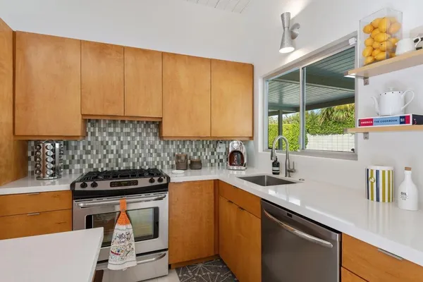 $1,025,000 | 282 North Orchid Tree Lane, Palm Springs, CA 92262