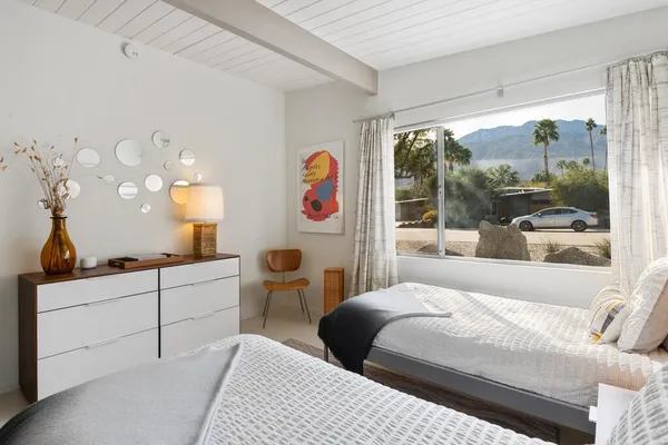 $1,025,000 | 282 North Orchid Tree Lane, Palm Springs, CA 92262