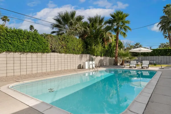 $1,025,000 | 282 North Orchid Tree Lane, Palm Springs, CA 92262