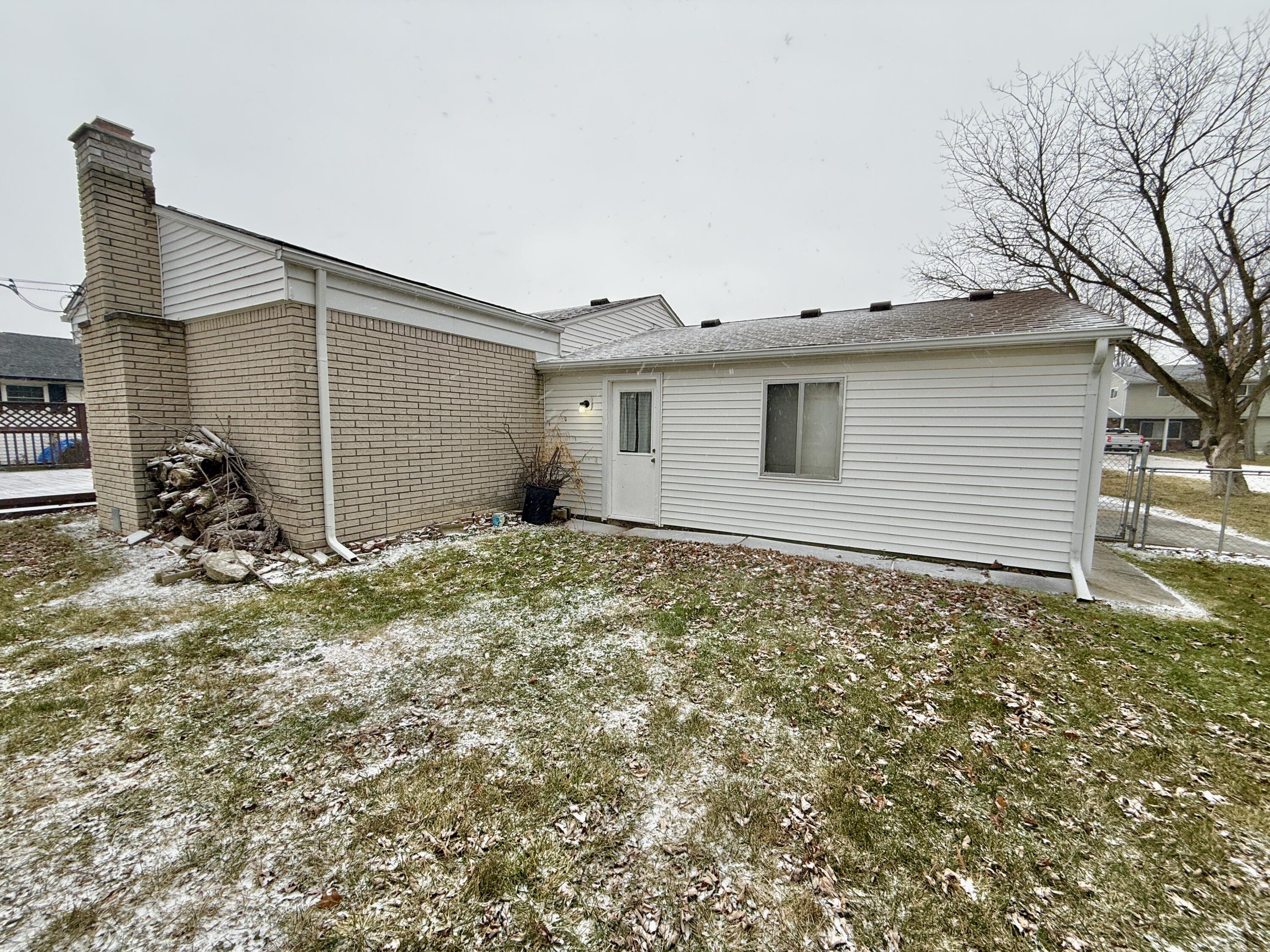 32065 Lakepoint Street Chesterfield, MI 48047 - Photo 25 of 29 IMG_9378 2