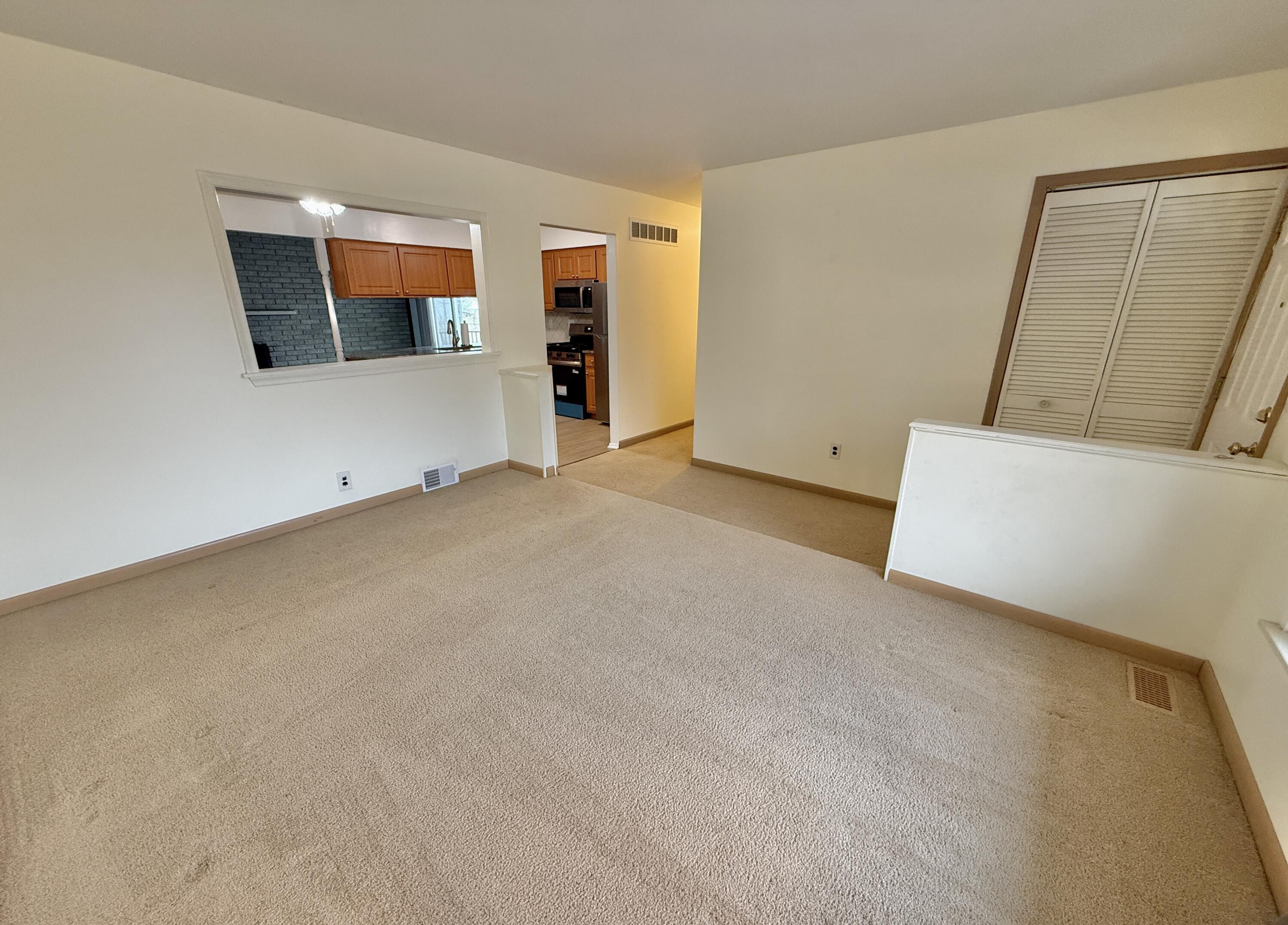 32065 Lakepoint Street Chesterfield, MI 48047 - Photo 7 of 29 IMG_9285 2