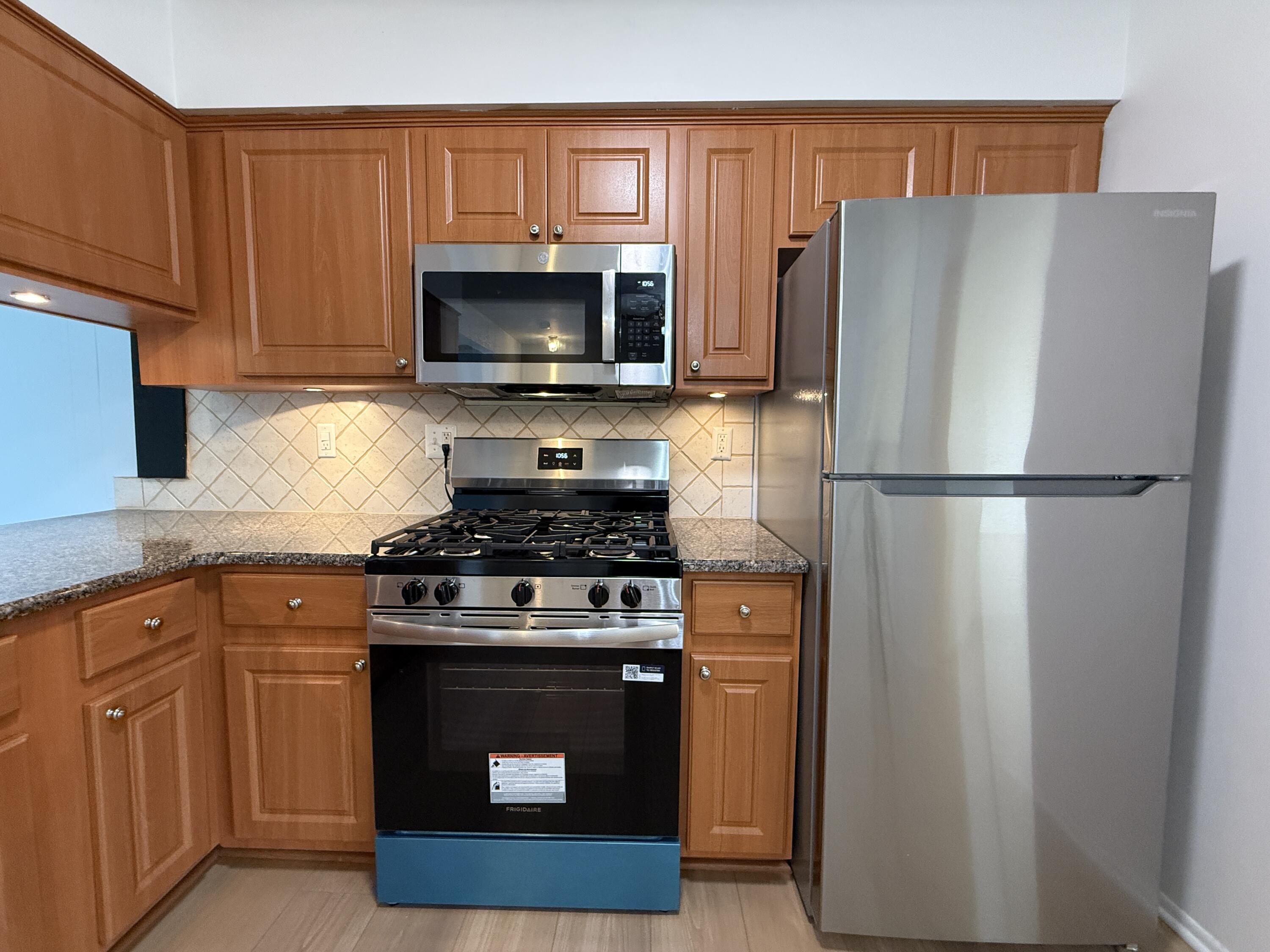 32065 Lakepoint Street Chesterfield, MI 48047 - Photo 9 of 29 IMG_9351 2