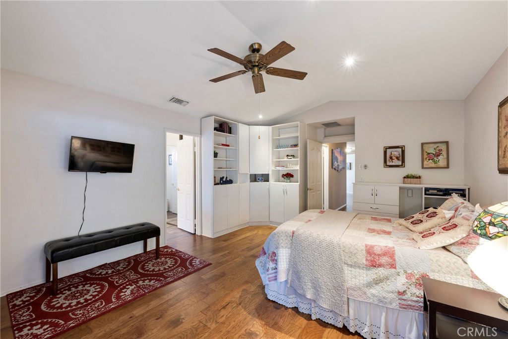 40370 Vía Francisco Murrieta, CA 92562 - Photo 22 of 52 a bedroom with a bed and a flat screen tv