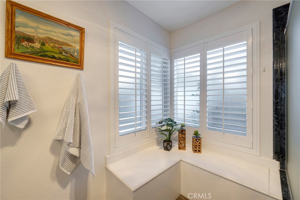 40370 Vía Francisco Murrieta, CA 92562 - Photo 24 of 52 a bathroom with a sink a toilet and a window