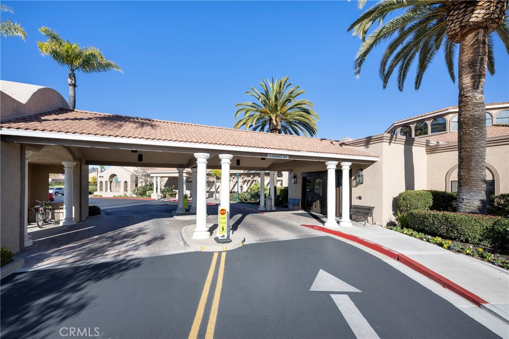40370 Vía Francisco Murrieta, CA 92562 - Photo 37 of 52 a view of a cafe with a patio