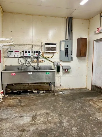 $182,000 | 686 South Maple Street, Orleans, IN 47452