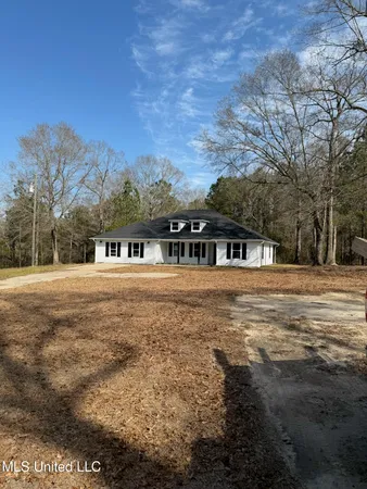 $289,000 | 21 Twin Oaks Lane, Wiggins, MS 39577