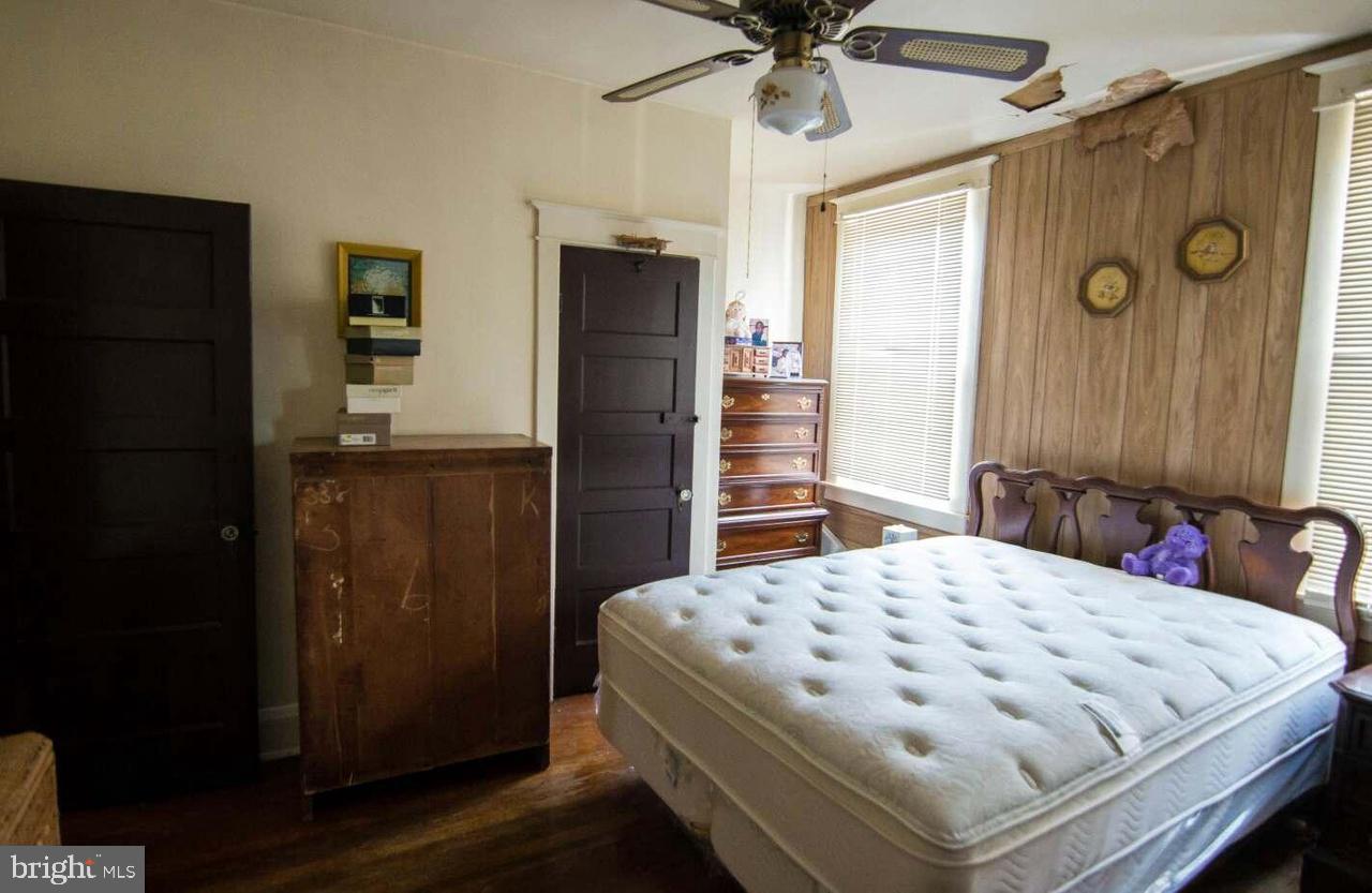 149 North Monastery Avenue Baltimore, MD 21229 - Photo 4 of 4