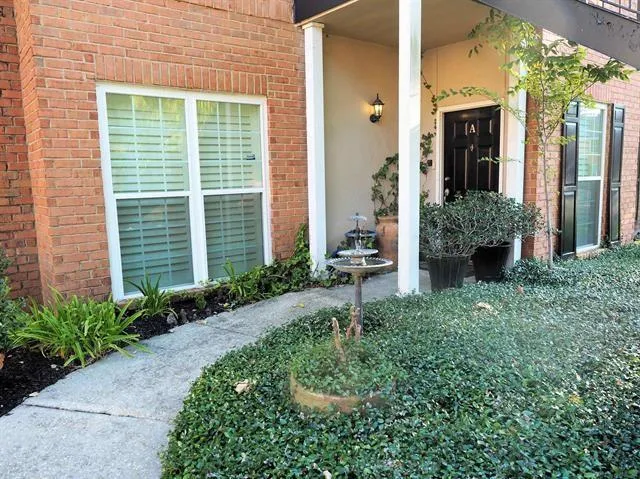 $159,000 | 7533 North Jefferson Pl Circle, Unit A, Baton Rouge, LA 70809