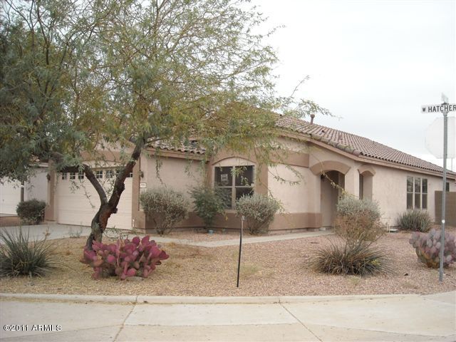 7993 West Hatcher Road Peoria, AZ 85345 - Photo 3 of 12 023-175264 front rt