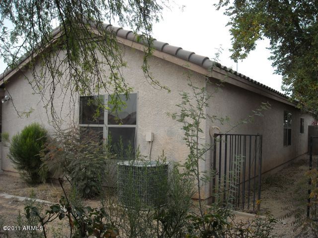 7993 West Hatcher Road Peoria, AZ 85345 - Photo 5 of 12 023-175264 back rt