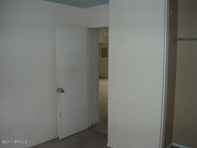 7993 West Hatcher Road Peoria, AZ 85345 - Photo 9 of 12 023-175264 bdrm 2