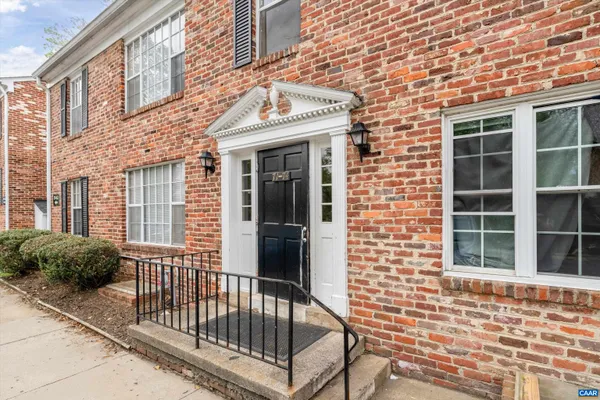 $200,000 | 2517 Hydraulic Road, Unit 73, Charlottesville, VA 22901