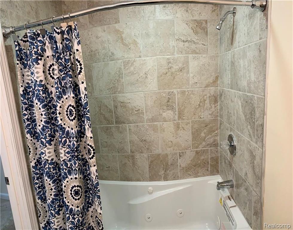 1881 June Avenue Rochester Hills, MI 48309 - Photo 14 of 26