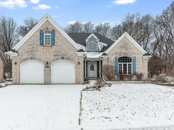 $377,500 | 688 Fox Hollow Court, DeKalb, IL 60115