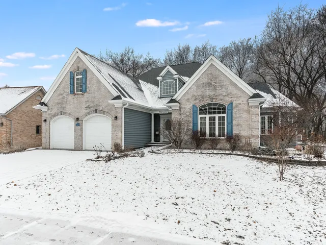 $369,900 | 688 Fox Hollow Court, DeKalb, IL 60115