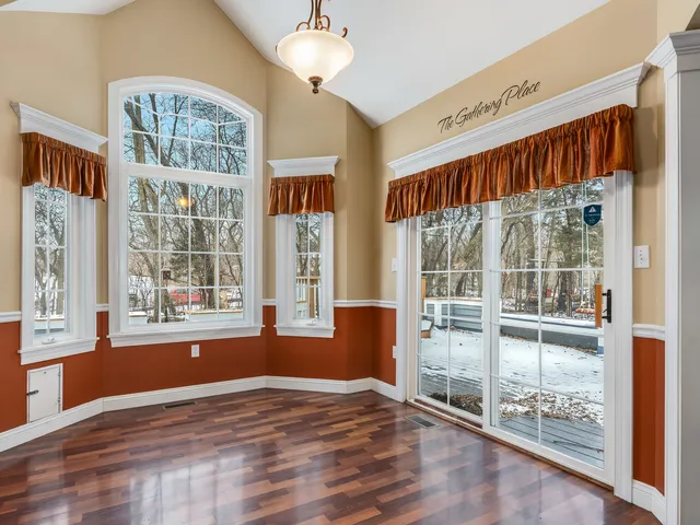 $369,900 | 688 Fox Hollow Court, DeKalb, IL 60115