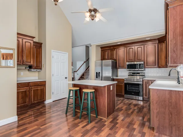 $369,900 | 688 Fox Hollow Court, DeKalb, IL 60115