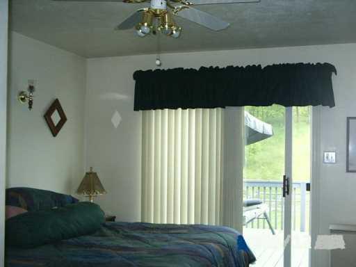 1544 Cathell Road Baldwin, PA 15236 - Photo 2 of 8 Gallery Image 2