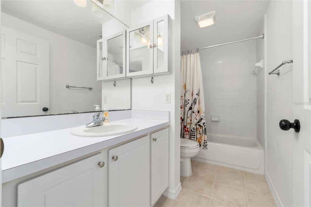 9124 Southwest 51st Road, Unit 302 Gainesville, FL 32608 - Photo 19 of 37 Gallery Image 19