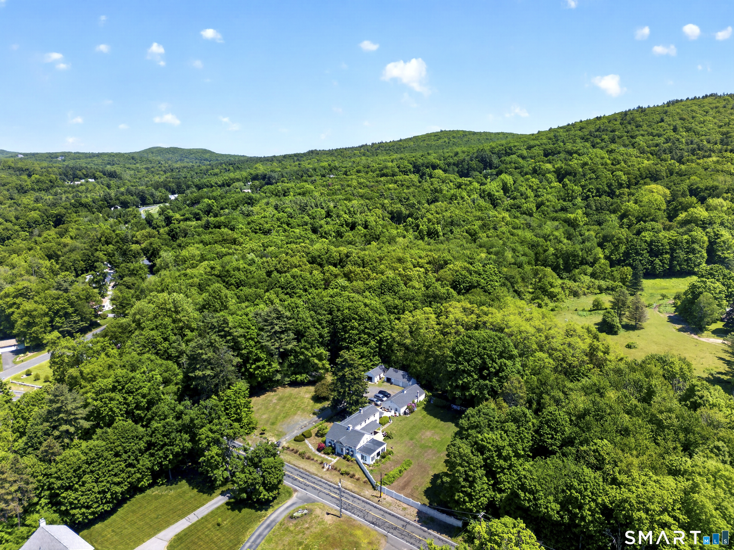 106 Turnpike Road Somers, CT 06071 - Photo 4 of 40