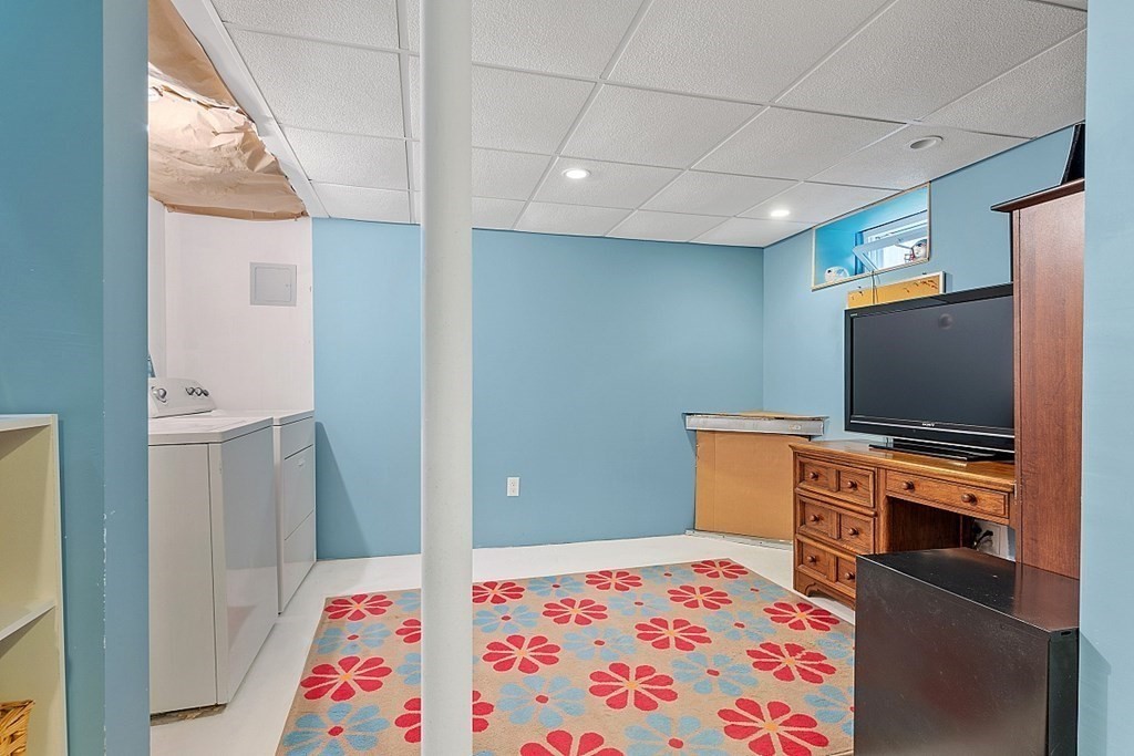 27 Colonial Road Peabody, MA 01960 - Photo 24 of 39 Gallery Image 24