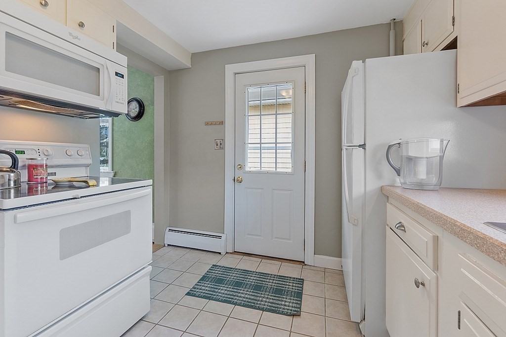 27 Colonial Road Peabody, MA 01960 - Photo 10 of 39 Gallery Image 10