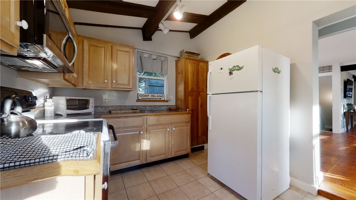 8 Perry Street Newport, RI 02840 - Photo 16 of 32 Gallery Image 16