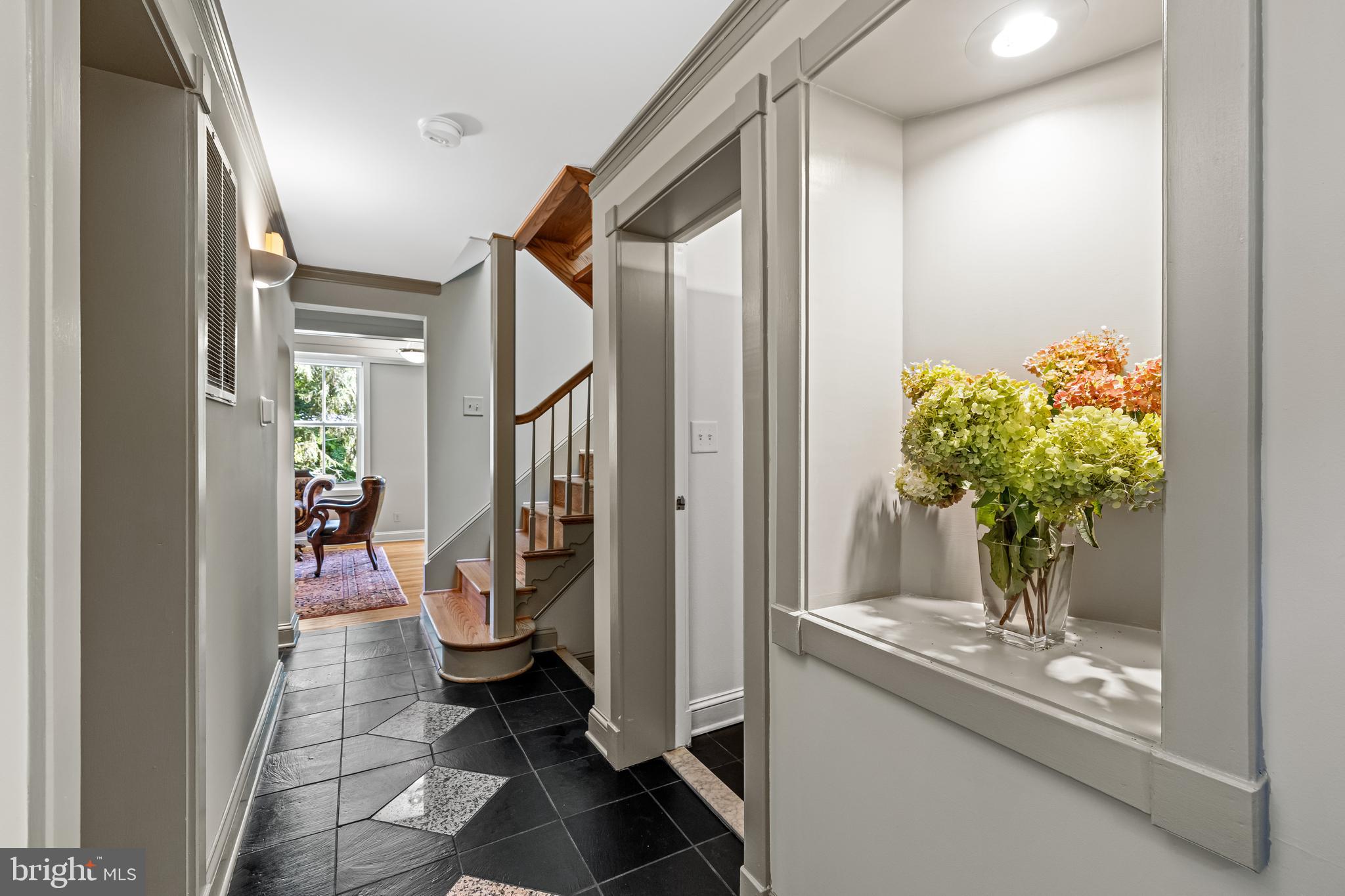 908 Rolandvue Road Towson, MD 21204 - Photo 7 of 71