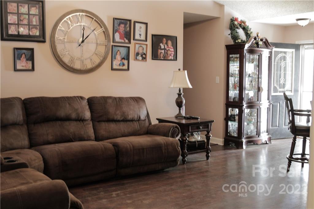 4752 Musket Way Conover, NC 28613 - Photo 3 of 11 Gallery Image 3