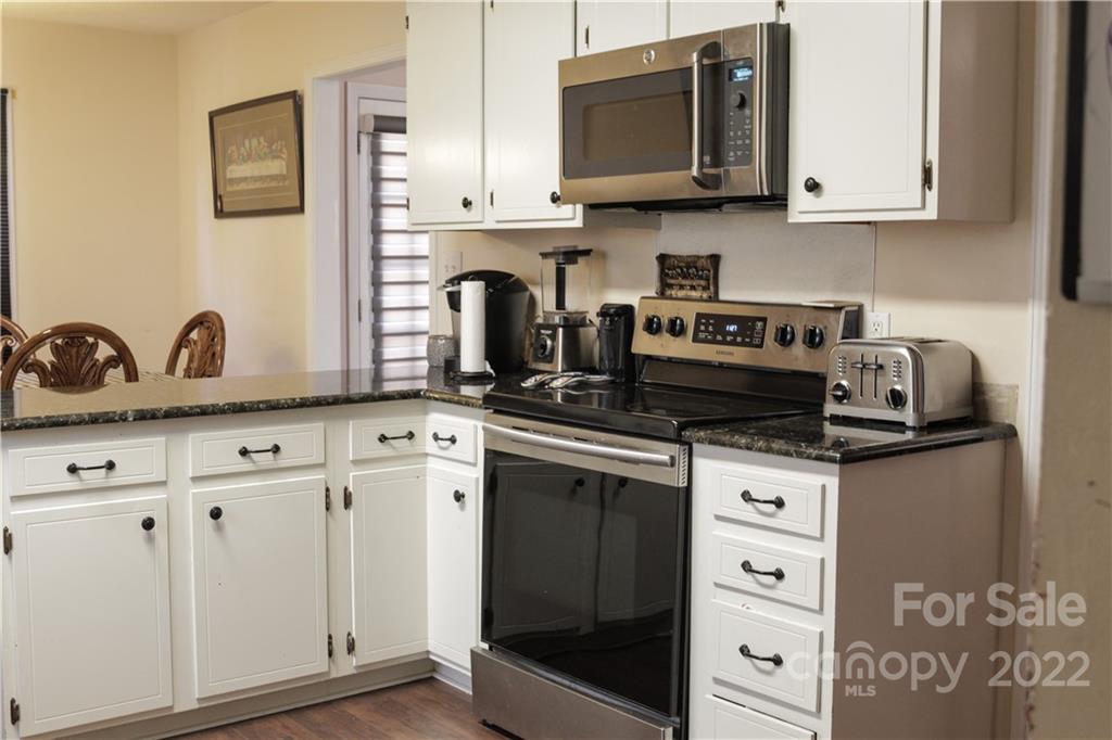 4752 Musket Way Conover, NC 28613 - Photo 4 of 11 Gallery Image 4