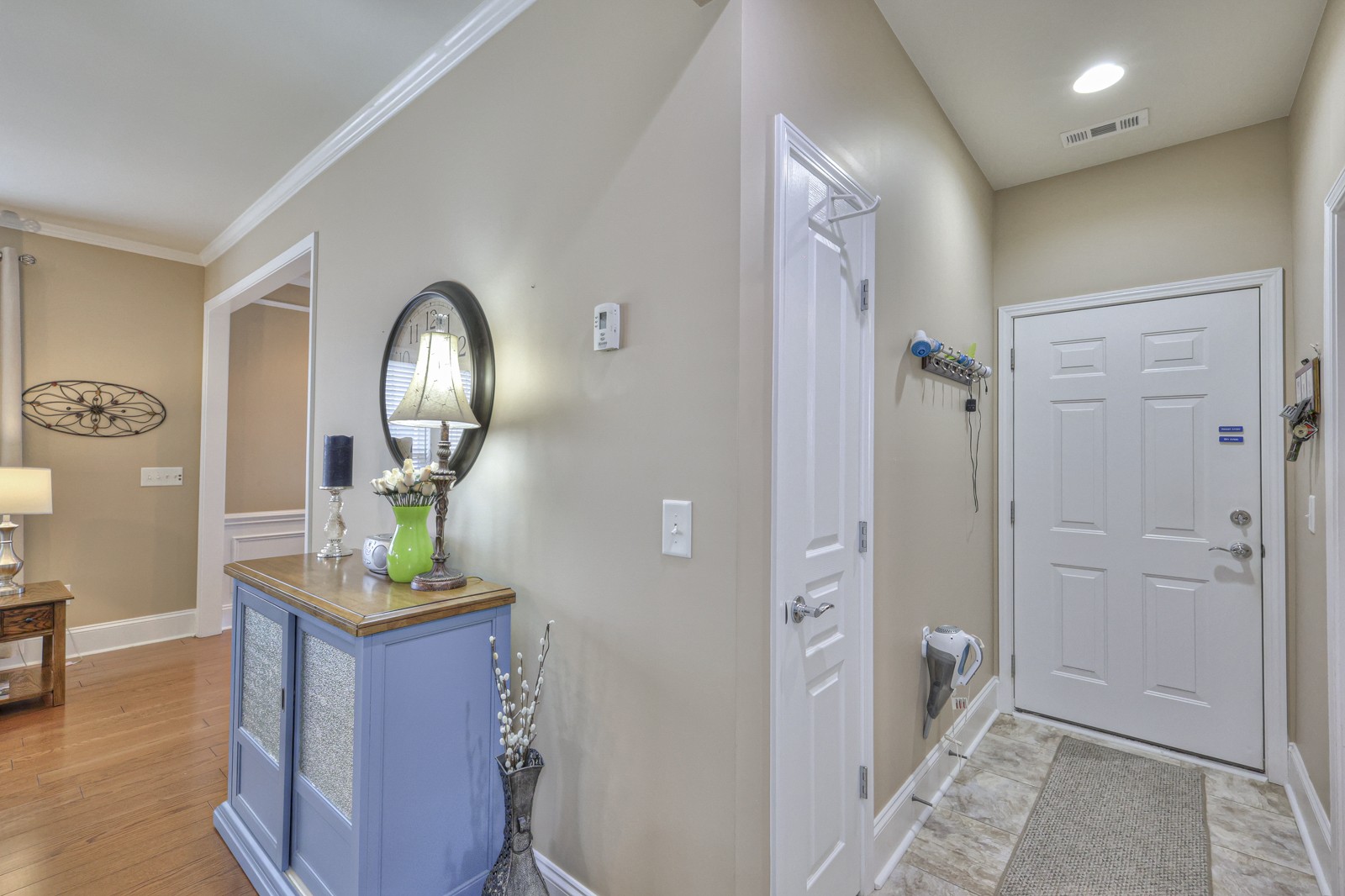 411 Independence Street Mount Juliet, TN 37122 - Photo 27 of 39 view of hall way with mirror