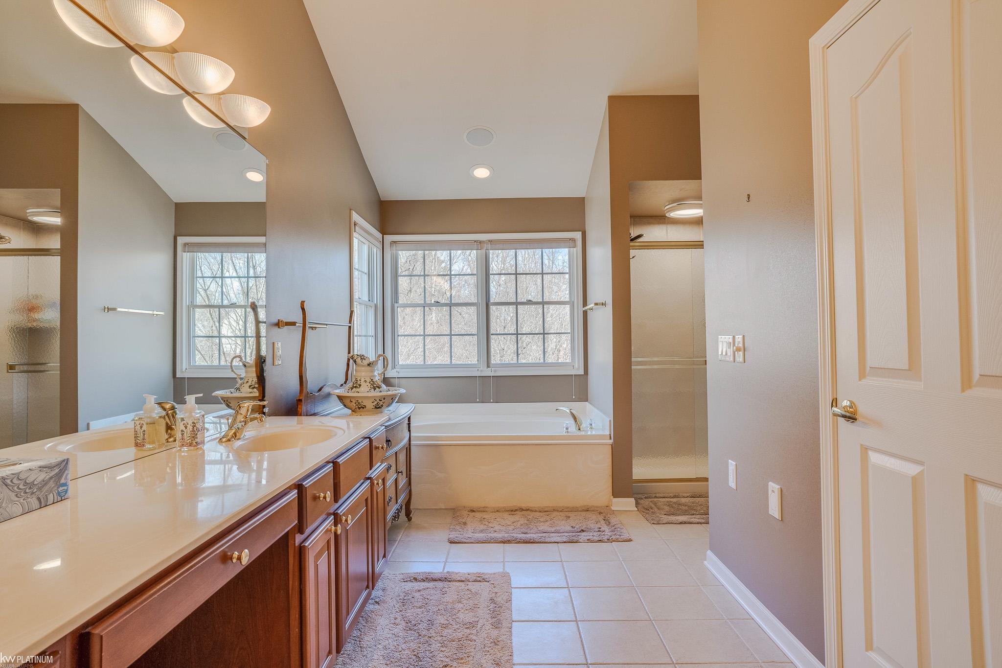 1643 Blushing Drive Rochester, MI 48307 - Photo 32 of 51 50102347-33.JPG