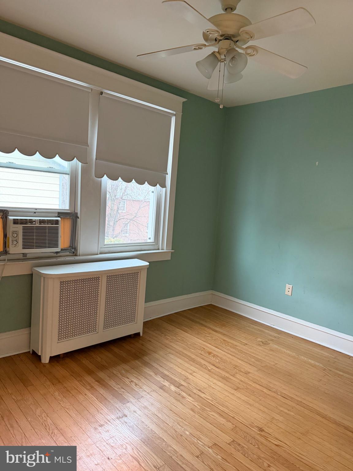 7623 Verree Road Philadelphia, PA 19111 - Photo 13 of 21 Bright, airy room with fresh potential.