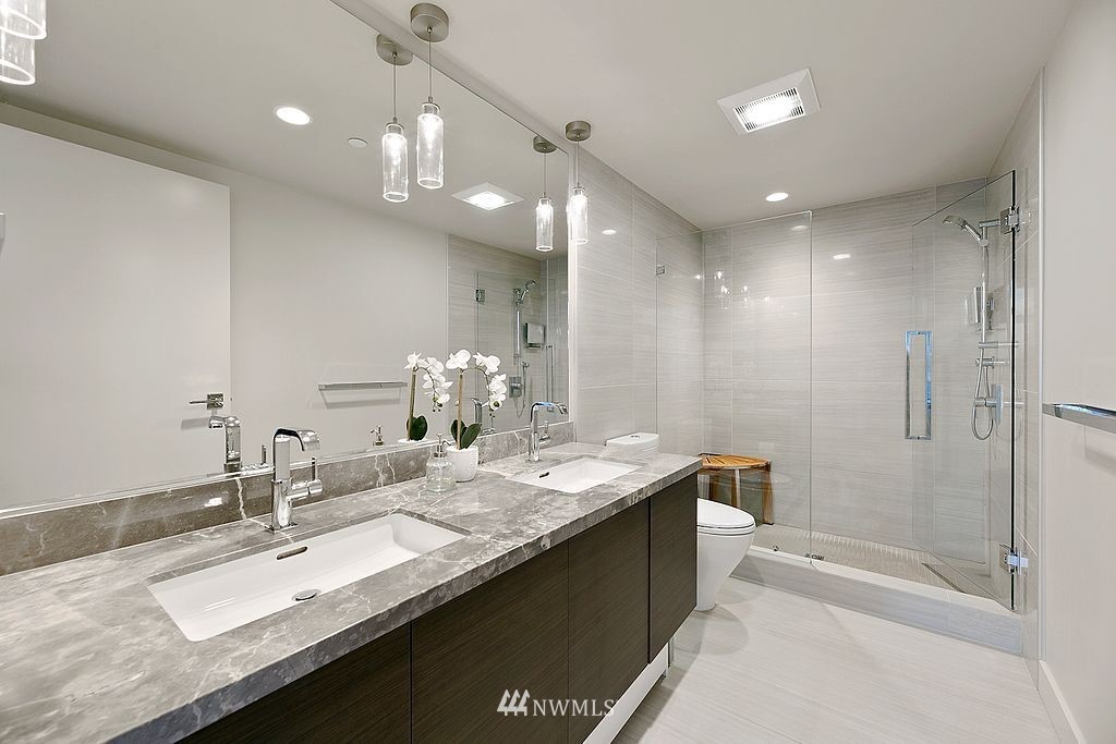 588 Bell Street, Unit 2102S Seattle, WA 98121 - Photo 22 of 40