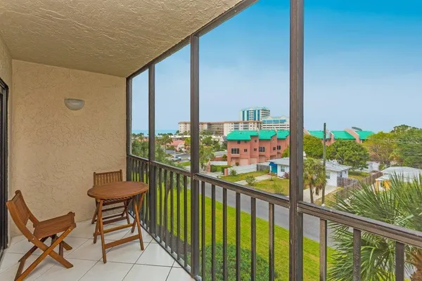 $2,975 | 1001 Benjamin Franklin Drive, Unit 404, Sarasota, FL 34236