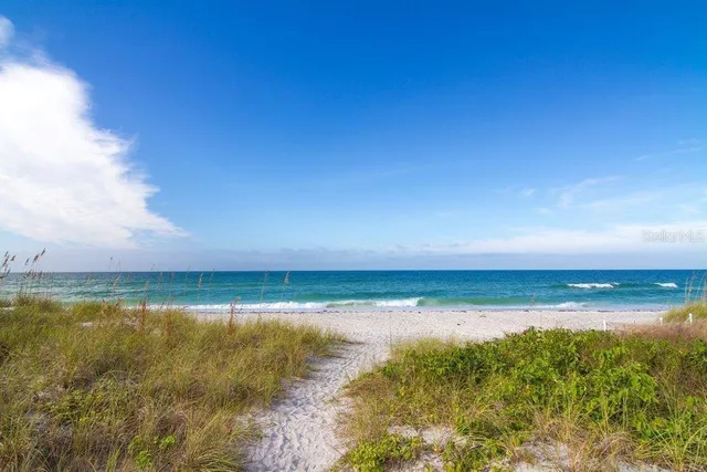 $2,975 | 1001 Benjamin Franklin Drive, Unit 404, Sarasota, FL 34236