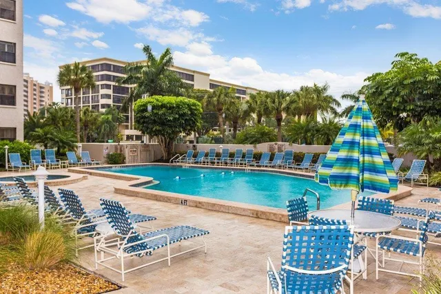 $2,975 | 1001 Benjamin Franklin Drive, Unit 404, Sarasota, FL 34236