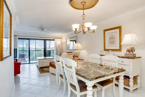 $2,975 | 1001 Benjamin Franklin Drive, Unit 404, Sarasota, FL 34236