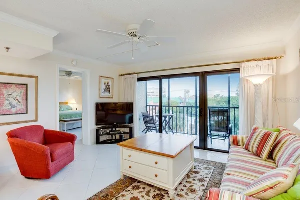 $2,975 | 1001 Benjamin Franklin Drive, Unit 404, Sarasota, FL 34236