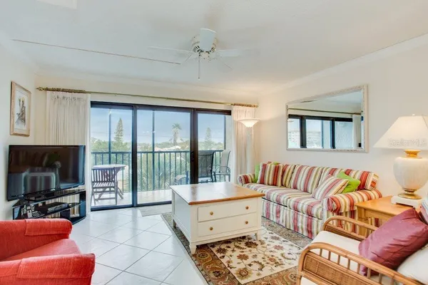 $2,975 | 1001 Benjamin Franklin Drive, Unit 404, Sarasota, FL 34236