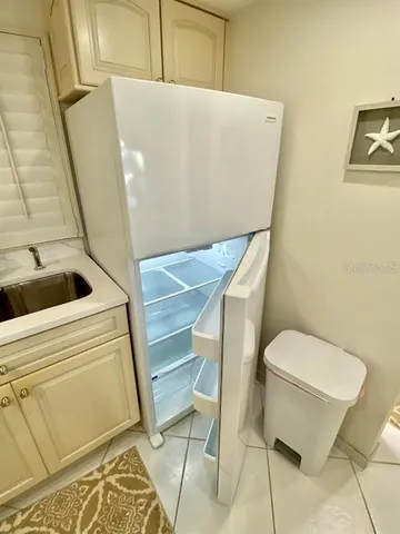 $2,975 | 1001 Benjamin Franklin Drive, Unit 404, Sarasota, FL 34236